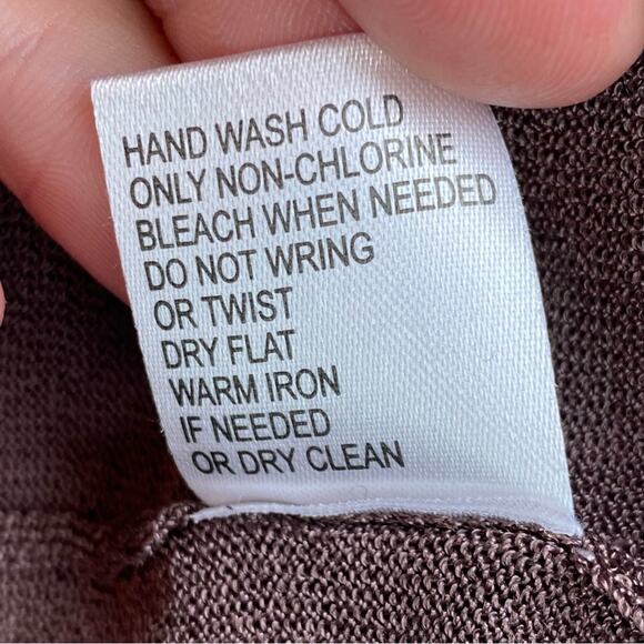 Bela NYC Lightweight Cardigan Sweater Size M Brown Classic New With Tags - Picture 7 of 8